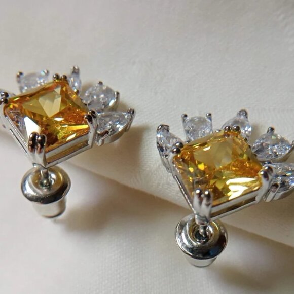 Simulate Yellow White Diamond Princess Cut Diamond 2 Carat Canary Stud Earring - Picture 5 of 6